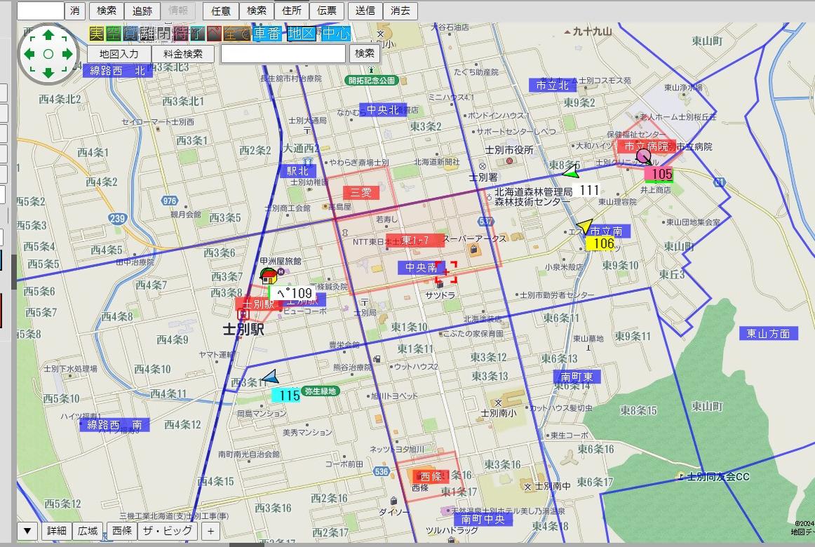 全車両の位置データ画面。走行中のタクシーがで表記されている。配車先に近い車両がすぐに分かる。