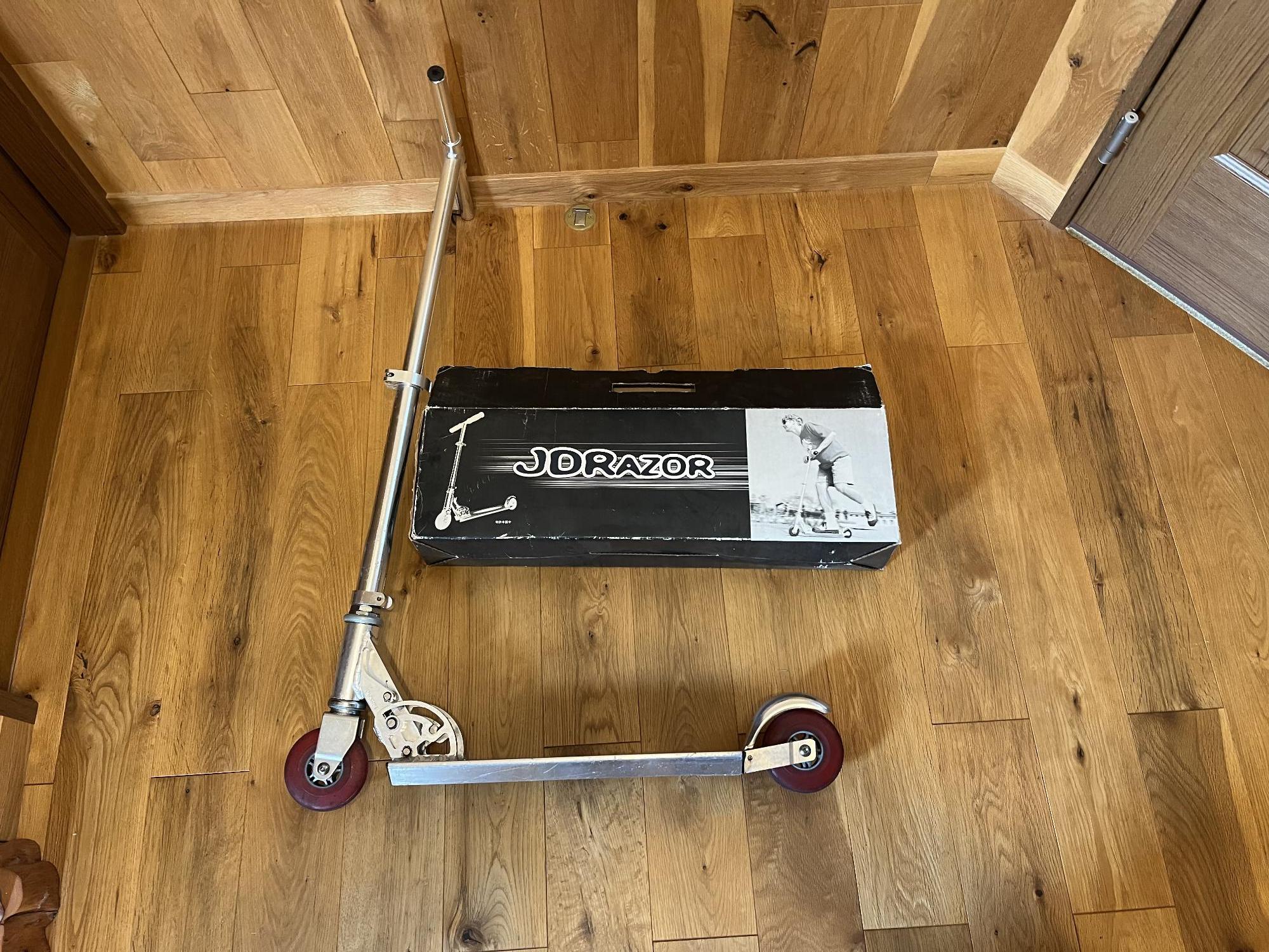 キックボードと入っていた箱