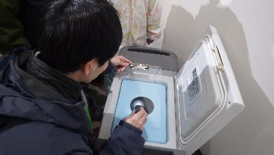 展示紹介のダイヤモンドダストを見てみようを実践している様子