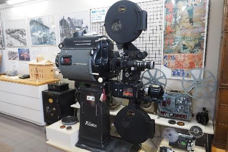 かつて士別にあった映画館で使用されていた映写機